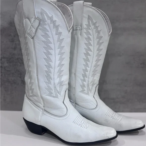 Oak Tree Farms White Leather Western Pull On Snip Toe Boots Size 6.5 - Picture 2 of 15